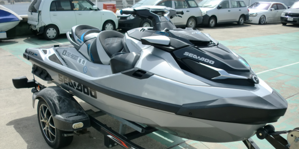 福岡市百道のマリンゲートベタナギで販売中のヤマハ・カワサキ・シードゥー新艇ジェットスキー