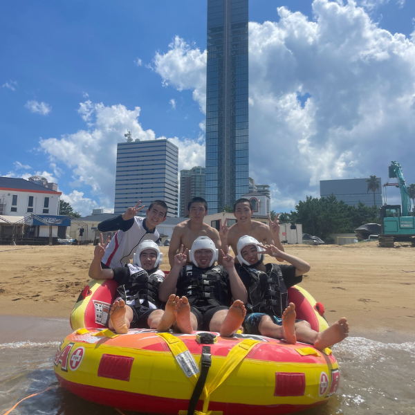 福岡市百道浜でのマリンスポーツ体験（バナナボート）